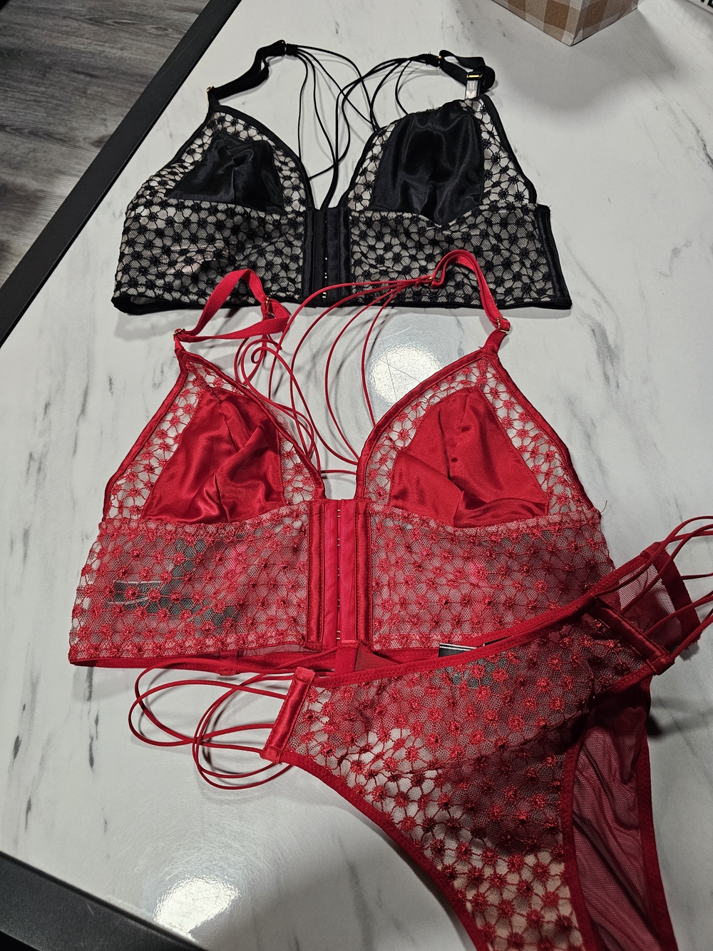 Victoria's Secret Red & Black Lace Mesh Bralette Set
